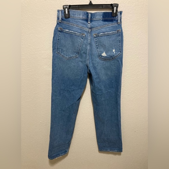 Abercrombie & Fitch The 90s Straight Ultra High Rise Jeans Medium Wash 28 Short - Picture 3 of 5